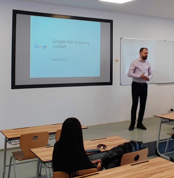Спасимир Цветанов по време на Google Ads академията в УНСС през 2025 г.