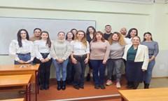 среща-с-експерт-по-управление-на-международни-проекти-agile-waterfall-и-хибридни