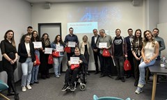 осем-наши-студенти-успешно-завършиха-единствената-по-рода-си-kaufland-data-acade