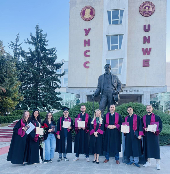 erest_c3a38_diplomas05.jpg